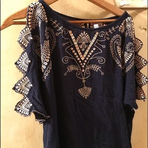 Three cord length sleeve top